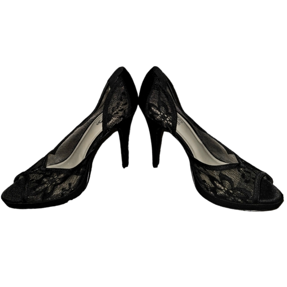 VINTAGE Coach And Four Lace Peep Toe Heels